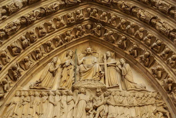 Paris - norte dame Katedrali paris'in en çok ziyaret edilen bilgisiyle olduğu — Stok fotoğraf