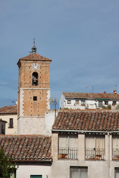 Madrid yakınlarındaki küçük bir kasabada tarihi chinchon görünümünü — Stok fotoğraf