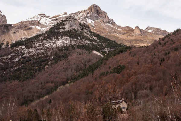 Pinnacoli in Valle Anisclo, Parco Nazionale dell'Ordesa, Pirenei, Tonalità — Foto Stock
