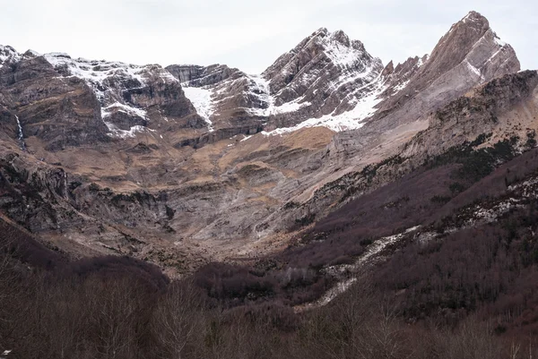 Anisclo Vadisi, ordesa Milli Parkı, pyrenees, hue Pinnacles — Stok fotoğraf