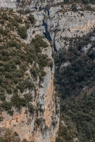 Csúcsok anisclo völgyben, a ordesa nemzeti park, a Pireneusokban, színárnyalat — Stock Fotó