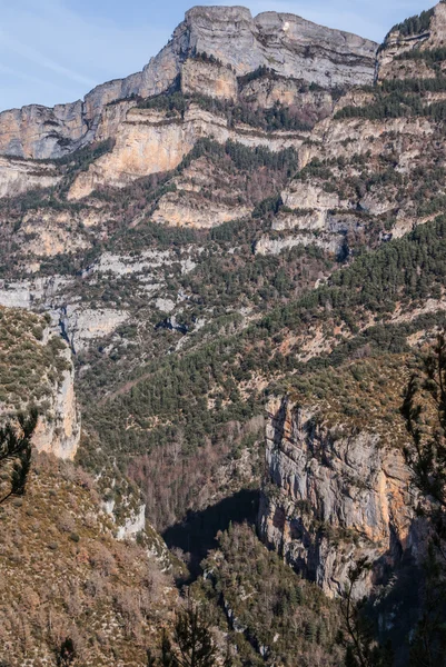 Pinacles dans la vallée d'Anisclo, parc national d'Ordesa, Pyrénées, Hué — Photo