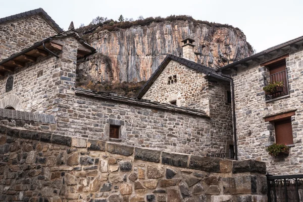 Średniowiecznej miejscowości torla w Hiszpanii pyrinees Aragońska — Zdjęcie stockowe