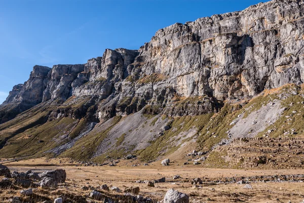 Monte Perdido en el Parque Nacional Ordesa, Huesca. España . — Foto de Stock
