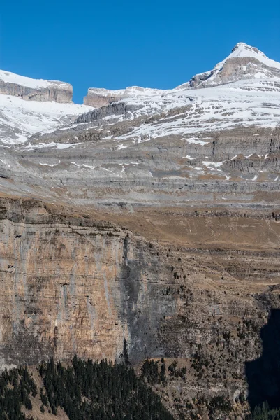 Monte Perdido en el Parque Nacional Ordesa, Huesca. España . — Foto de Stock