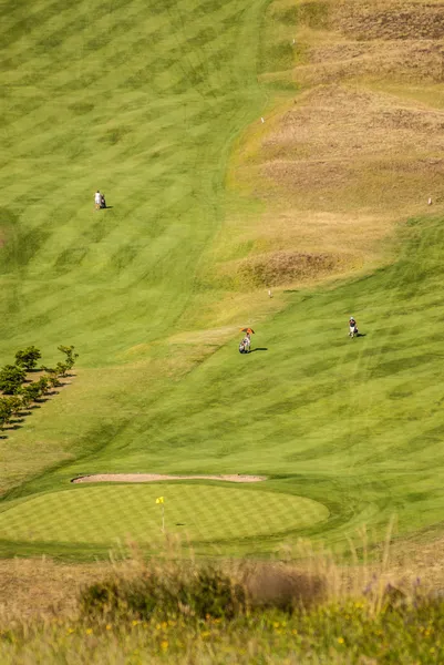 Vista del campo de golf y la playa de Zarautz con el monte San Anto — Foto de Stock