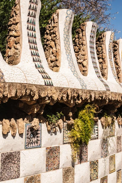 Barcelona park guell pohádky mosaic house na vstup — Stock fotografie