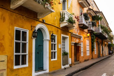 Cartagena, Kolombiya Caddesi eski ile tipik sokak sahnesi