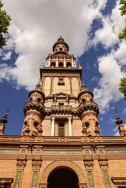 Испанская площадь (Plaza de Espana) в Севилье, Испания — стоковое фото