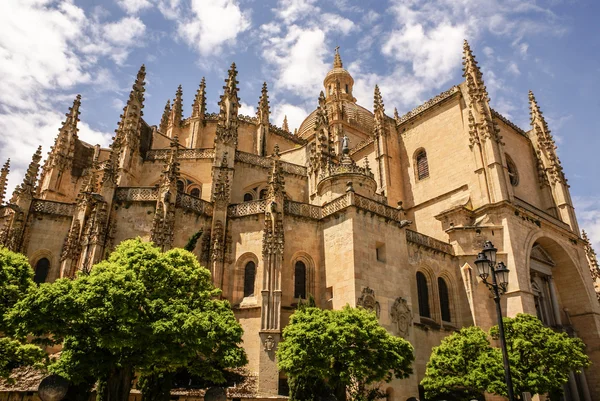 Segovia-katedralen, en romersk-katolsk religiös kyrka i segovia, — Stockfoto