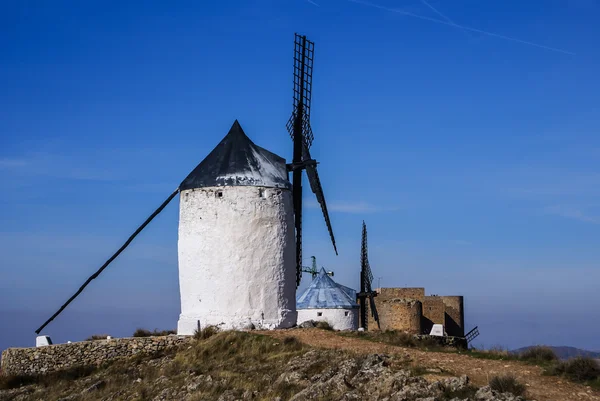 Cervantes Don Quixote windmills and Consuegra castle. Castile La — Stock Photo, Image