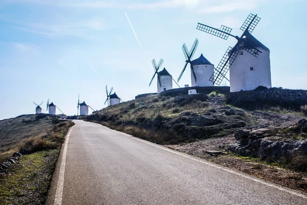 Cervantes Don Quixote windmills and Consuegra castle. Castile La — Stock Photo, Image