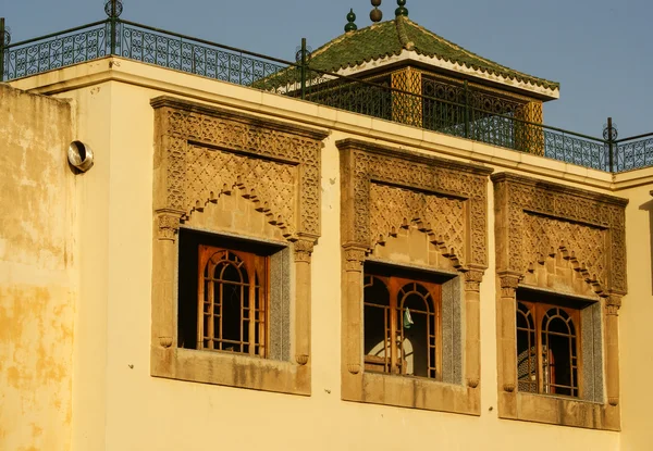 Dettaglio della bella decorazione mosaico piastrelle del a Fez, Mo — Foto Stock