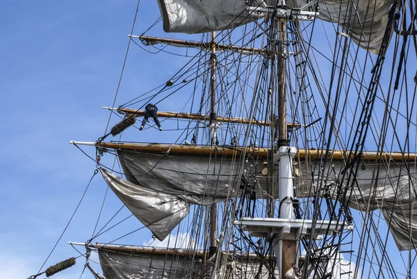 旧的帆船船的大型桅杆 — 图库照片