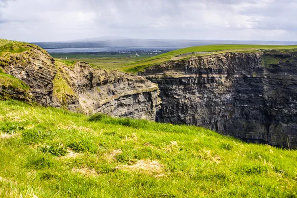 Cliffs of moher nella contea di Clare, Irlanda — Foto Stock