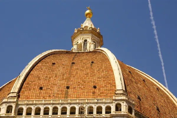 装饰华丽的意大利佛罗伦萨大教堂的正面 — 图库照片