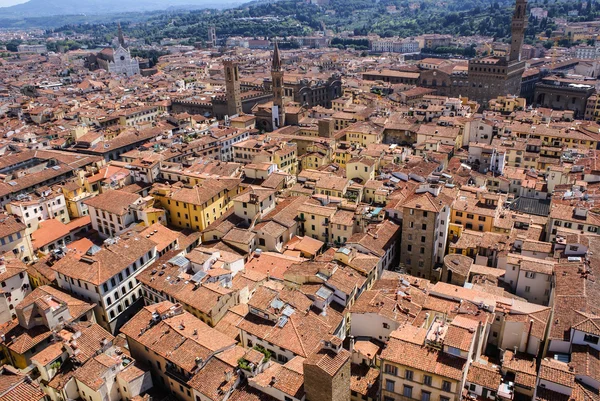 Vista superior de Campanile Giotto no centro histórico de Flore — Fotografia de Stock