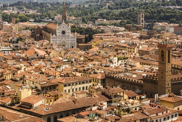 Vista superior de Campanile Giotto no centro histórico de Flore — Fotografia de Stock