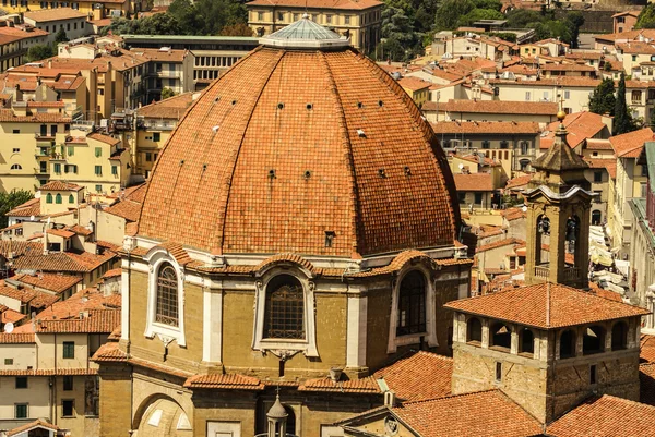 Vista superior sobre o Duomo e o centro histórico de Florença, Ita — Fotografia de Stock