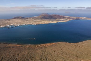 La graciosa Adası'na mirador del rio görüntüleyin. Lanzarote, cana
