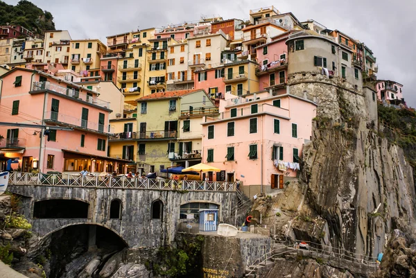 Kleurrijke huizen van manarola-cinque terre — Stockfoto