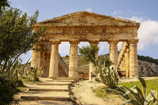 Greckiej świątyni w starożytnym mieście segesta, Sycylia — Zdjęcie stockowe