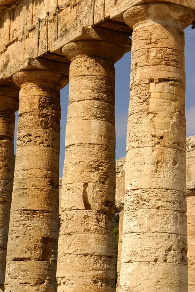 Ελληνικός ναός στην αρχαία πόλη της segesta, Σικελία — 图库照片