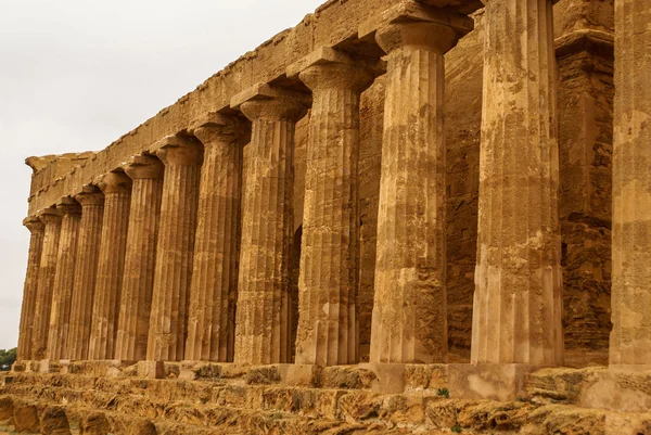 De ruïnes van de tempel van concordia, valey van tempels, agrigento, s — Stockfoto