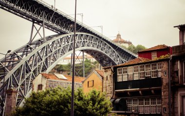 porto Portekiz manzarası ile ünlü köprü Nehri 