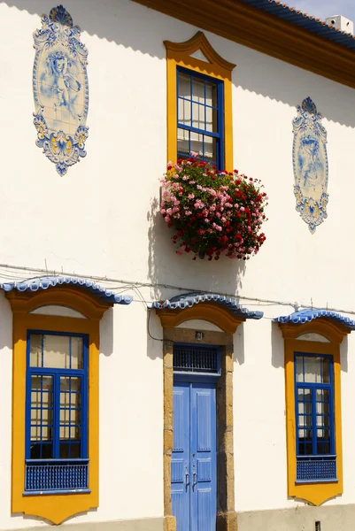 Aveiro, portugal. typisk byggnad Visa. — Stockfoto