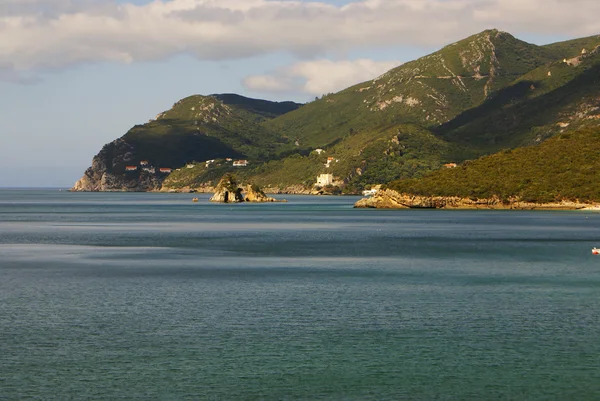 Strandbucht in portinho da arrabida, portugal — Stockfoto