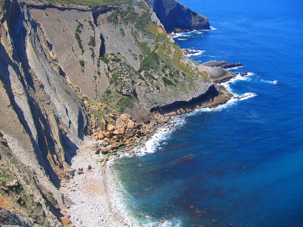 Krajobraz wybrzeża portugalskiego (cabo Espichel otoczony.) — Zdjęcie stockowe
