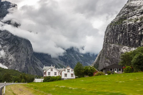 Hermoso valle, Ruta del Troll, Noruega —  Fotos de Stock