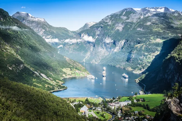 Geiranger fiordo vista panorámica, Noruega —  Fotos de Stock