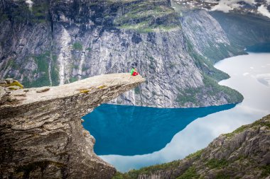 Norveç dağ trolltunga odda fiyort norge hiking Trail 