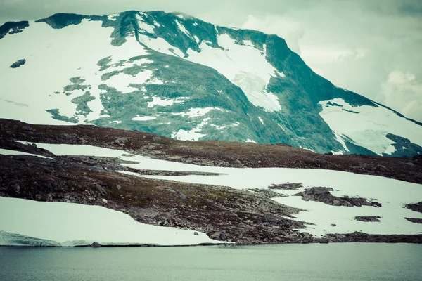 Ледник Веобрея, видимый с горы Глиттертинд (Йотунхеймен Нат) — стоковое фото
