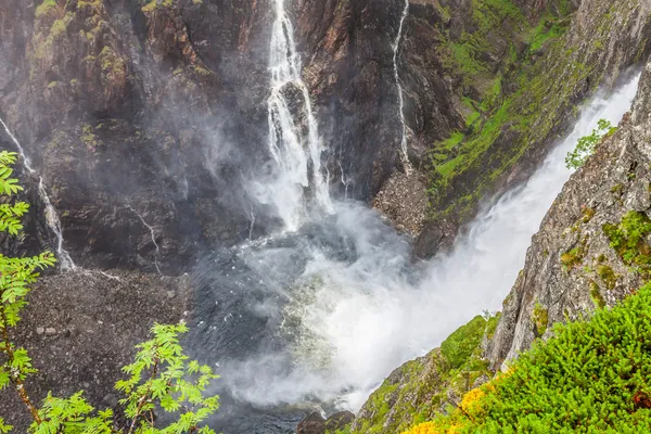 Водоспад Voringfossen - четвертого найвища вершина в Норвегії — стокове фото