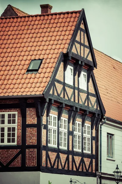 Halve traditionele vakwerkhuis in ribe, Denemarken — Stockfoto