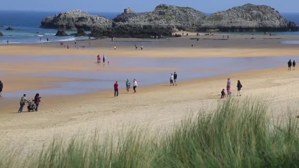 Playa en la Noja, Santander, España — Vídeos de Stock