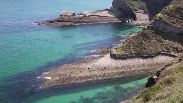 Krásné pobřeží Atlantského oceánu v santander, Španělsko — Stock video