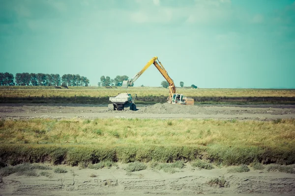 Excavatrice sur le nouveau chantier — Photo