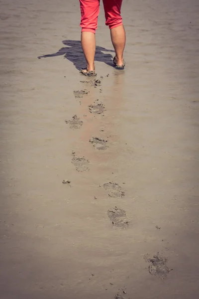 Fußabdrücke im Sand — Stockfoto