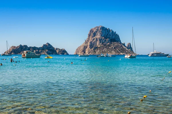 ES vedra Ibizas cala d hort i Balearerna — Stockfoto