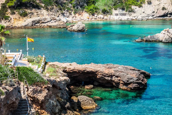 Ibiza Punta de Xarraca paraíso de praia azul-turquesa na Ilha Baleares — Fotografia de Stock