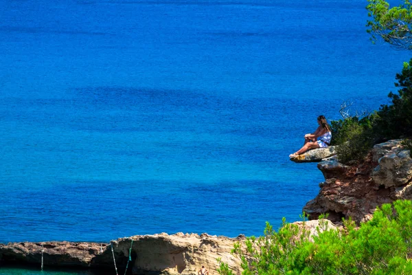 Ibiza punta de xarraca turquoise strand paradijs in Balearen isla — Stockfoto