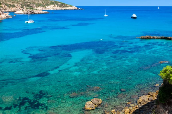 Ibiza Punta de Xarraca paraíso de playa turquesa en Baleares — Foto de Stock