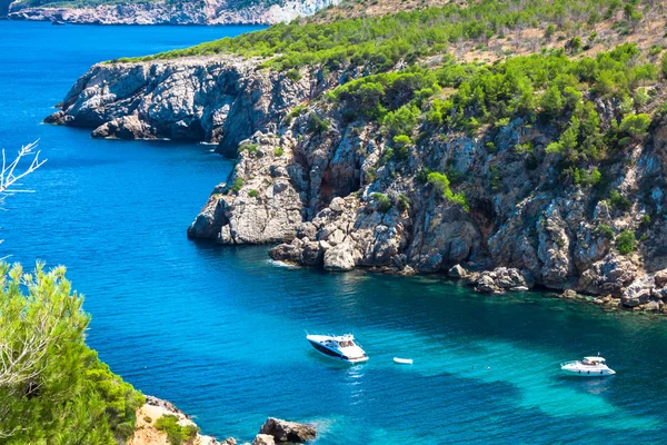 Ibiza Punta de Xarraca paraíso de praia azul-turquesa na Ilha Baleares — Fotografia de Stock