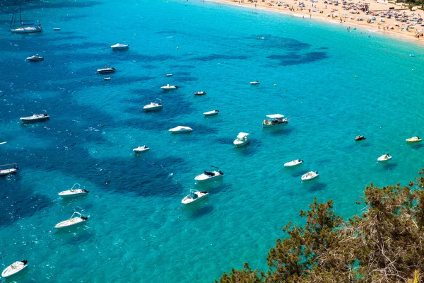Ibiza Cala de Sant Vicent caleta de san vicente beach turquoise — Stock Photo, Image