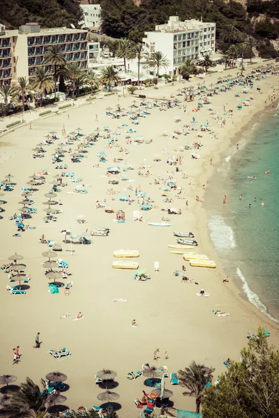 Ibiza Cala de Sant Vicent caleta de san vicente playa turquesa — Foto de Stock