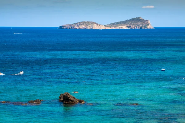 Figueral Strand in Ibiza, Spanien — Stockfoto